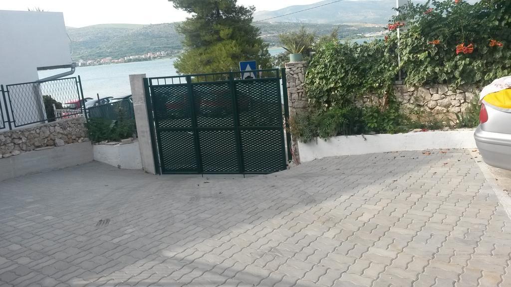 Apartments Dragan Trogir Exterior foto