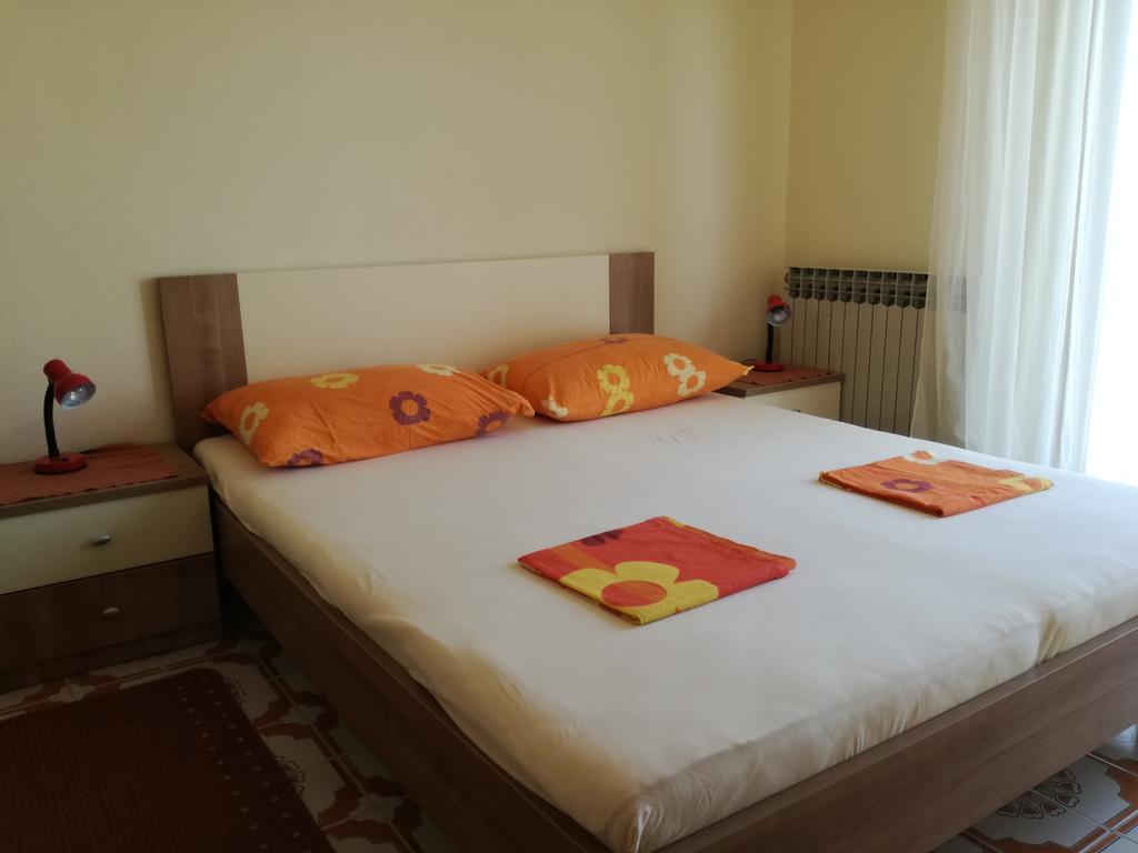 Apartments Dragan Trogir Exterior foto